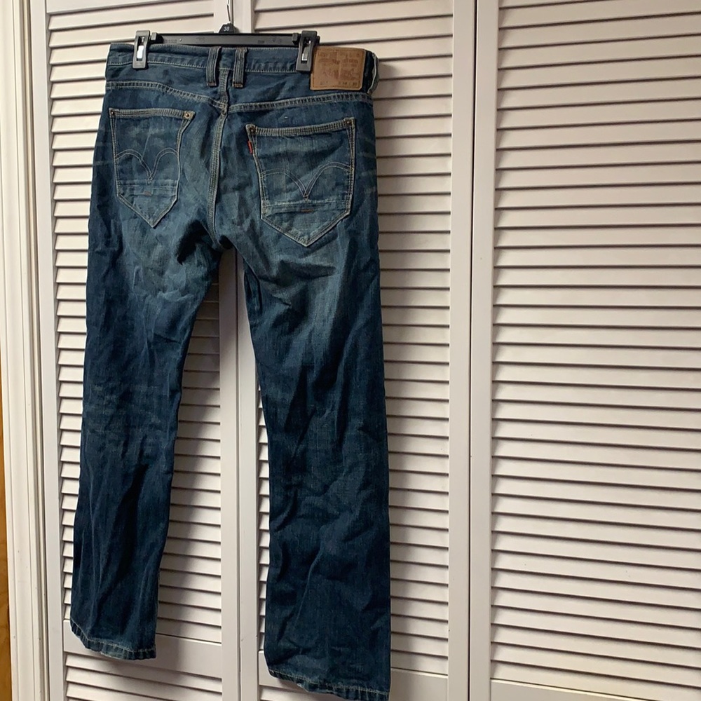 34 x 30 Levi’s brand slim straight light distressed jean